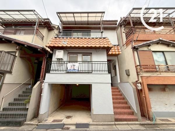 Renovated 3LDK House for Sale in Osaka's This Flower Ward - Thumbnail 2