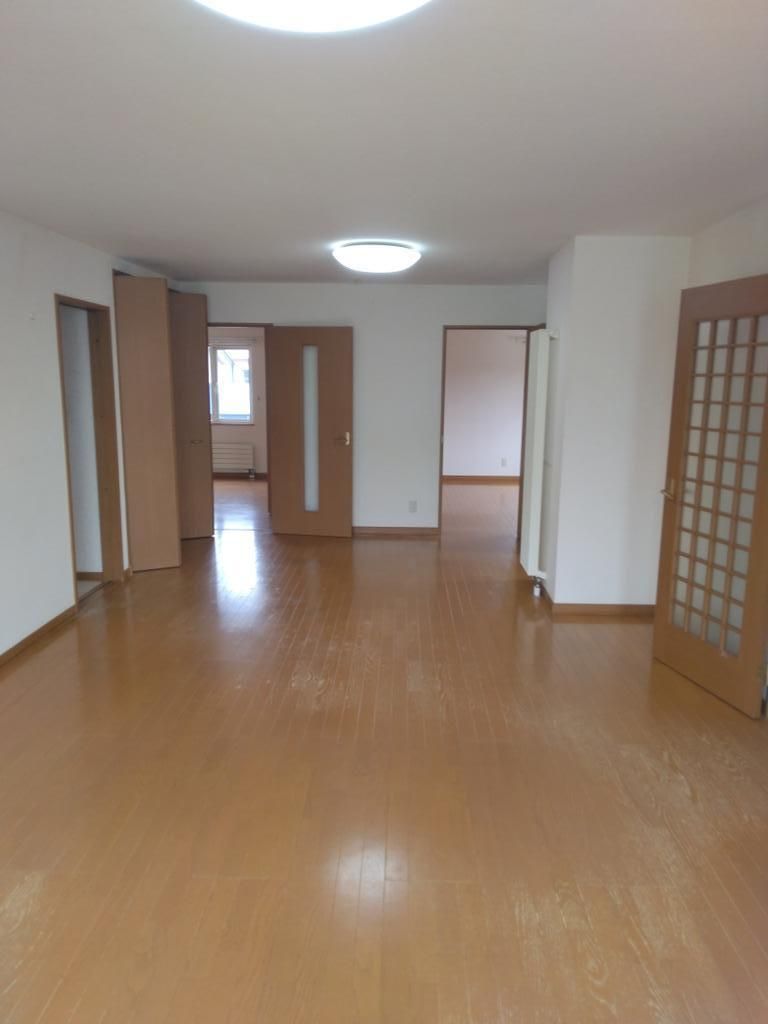 6SLDK House with Office Space & 7 Car Parking in Sunakawa, Hokkaido - Thumbnail 4