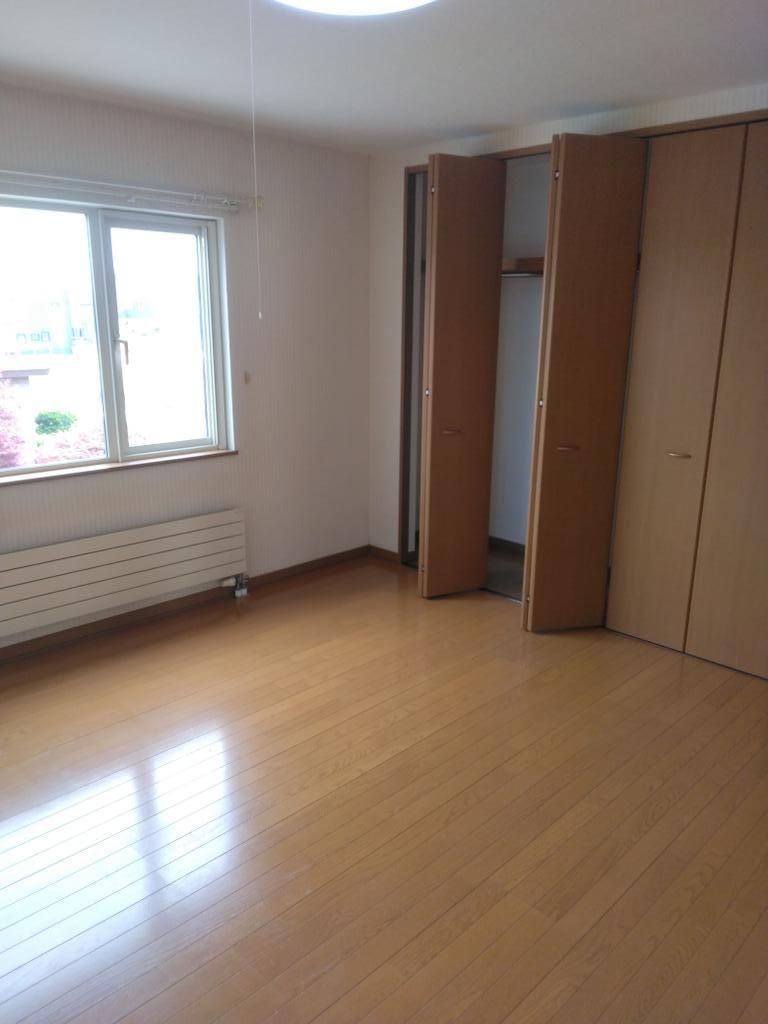 6SLDK House with Office Space & 7 Car Parking in Sunakawa, Hokkaido - Thumbnail 2