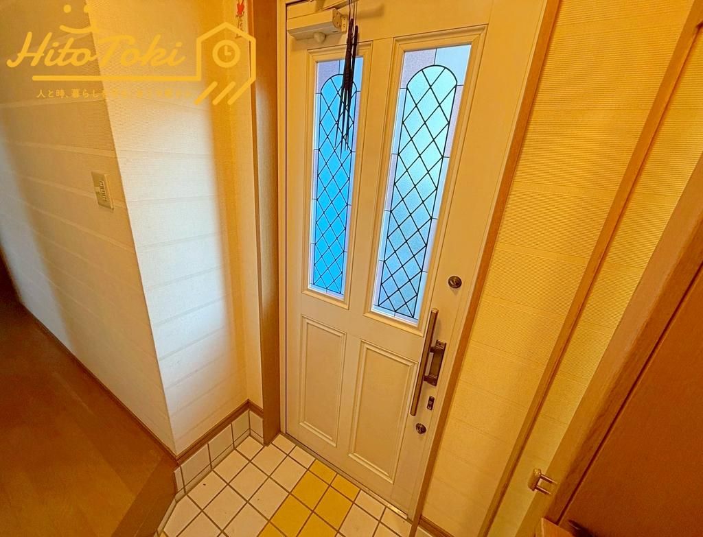 4SLDK Wooden House for Sale in Kobe's Momoyamadai - Thumbnail 2