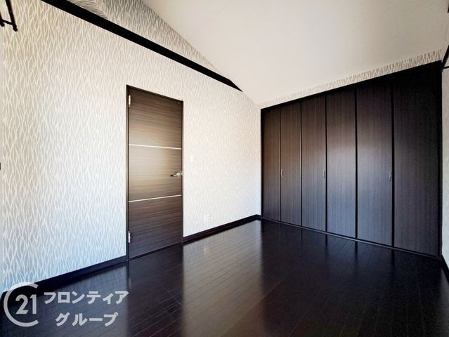 4LDK Detached House with Solar Power in Higashiosaka, Osaka - Thumbnail 3