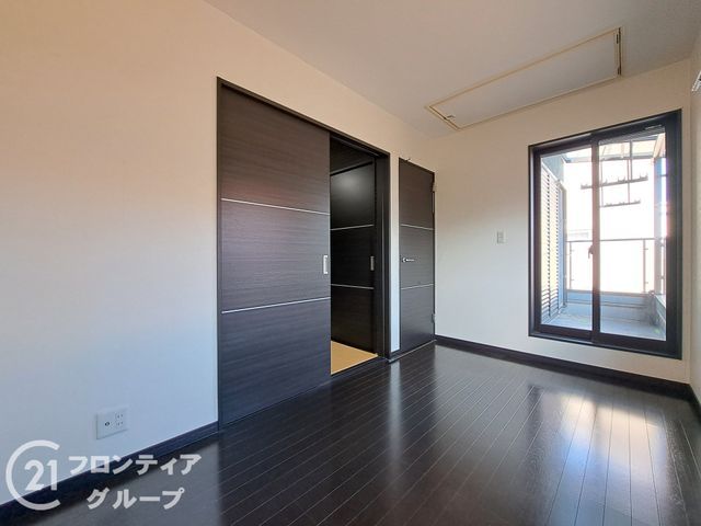 4LDK Detached House with Solar Power in Higashiosaka, Osaka - Thumbnail 2