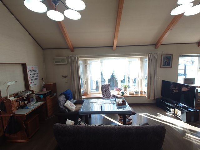 6LDK Family Home with Wood Stove in Obihiro, Hokkaido - Thumbnail 4