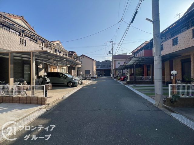 Renovated 3LDK House with 2-Car Parking in Higashiosaka - Thumbnail 2