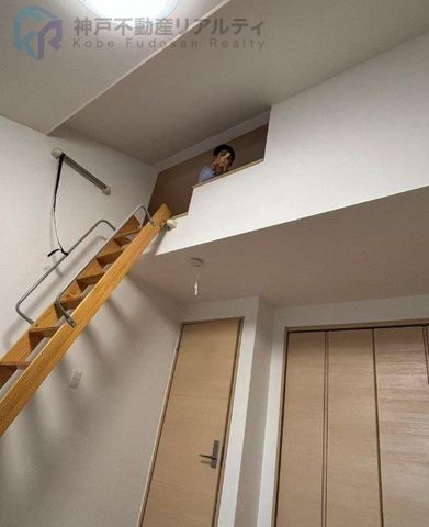 3-Story Wooden House for Sale in Kobe Chuo-ku, Near Harunomichi Station - Thumbnail 4