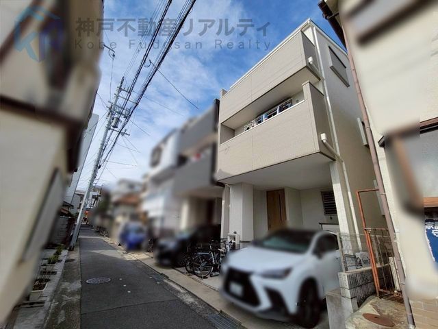 3-Story Wooden House for Sale in Kobe Chuo-ku, Near Harunomichi Station - Thumbnail 3
