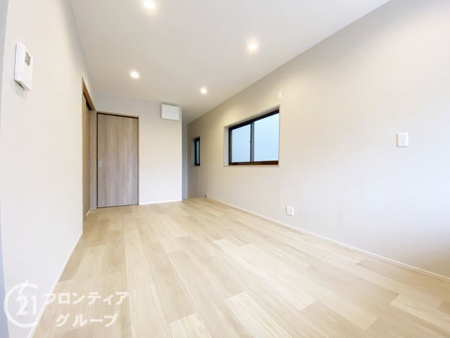 Renovated 3LDK House for Sale in Nagaokakyo, Kyoto - Thumbnail 3