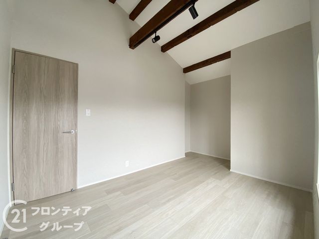 Renovated 3LDK House for Sale in Nagaokakyo, Kyoto - Thumbnail 4