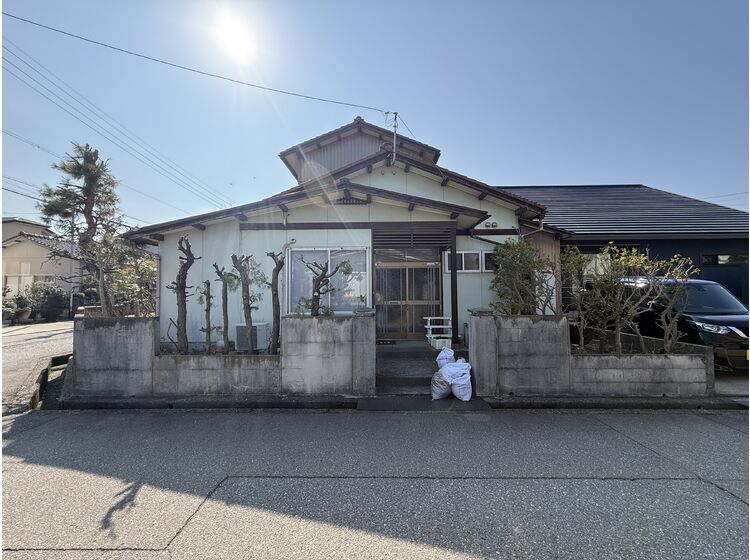 7DK House for Sale in Kanazawa, Ishikawa Prefecture - Thumbnail 2