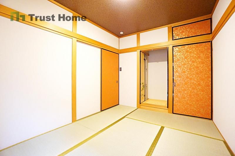 Renovated 5LDK House for Sale Near JR Awaji Station, Osaka - Thumbnail 4