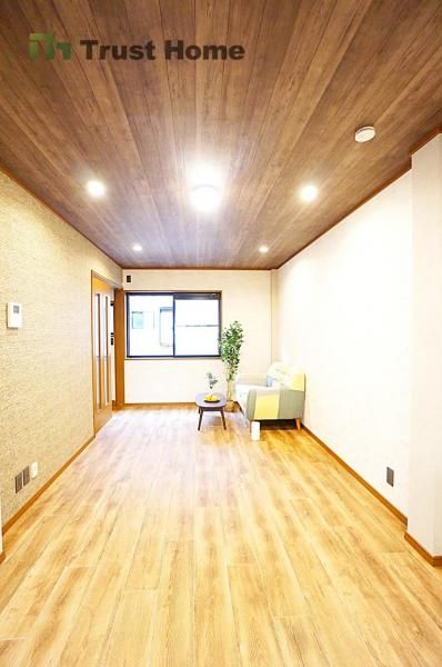 Renovated 5LDK House for Sale Near JR Awaji Station, Osaka - Thumbnail 2