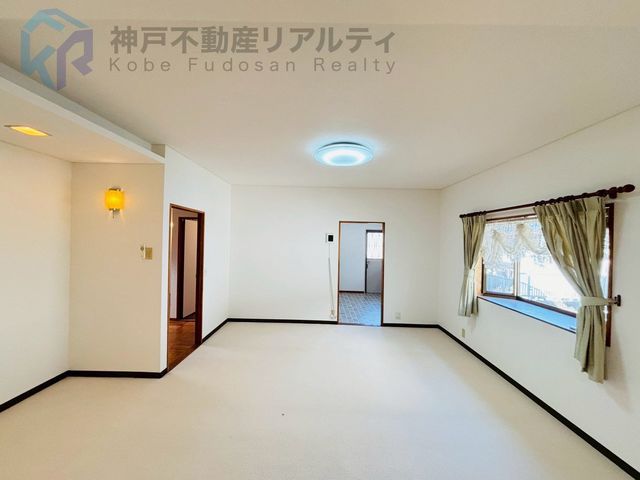 4LDK House with Garden & Garage in Kobe's Shioya Kitamachi - Thumbnail 3