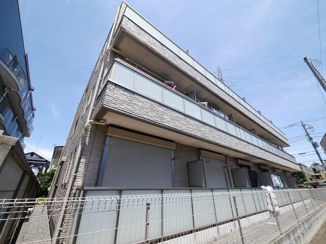 2LDK Apartment for Rent in Kawasaki Saiwai Ward Near Yako Station - Image 1