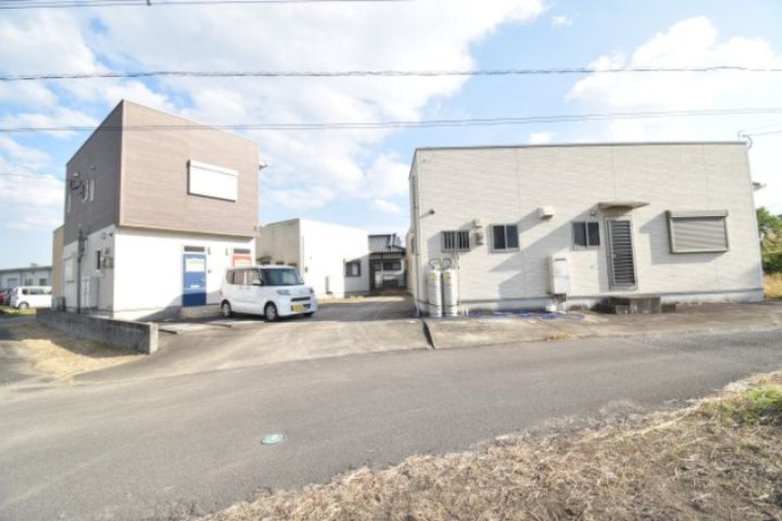 3DK House for Sale in Shibushi City, Kagoshima - 90.46m² - Thumbnail 2