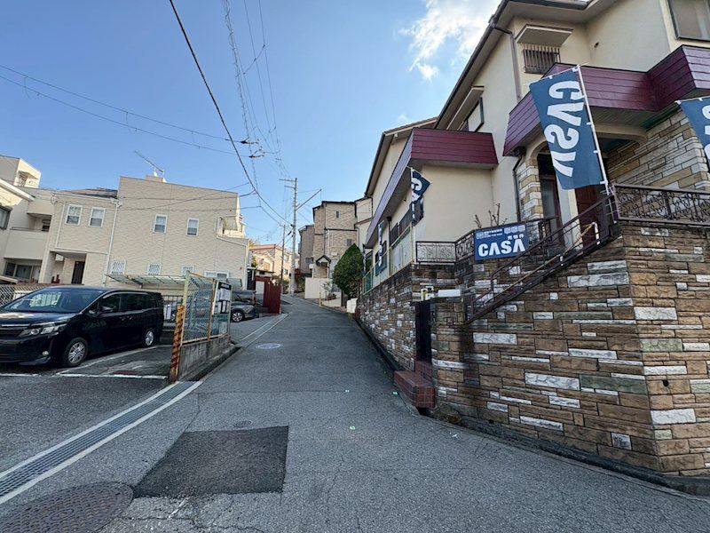 4LDK Detached House for Sale in Toyonaka, Osaka - Thumbnail 3