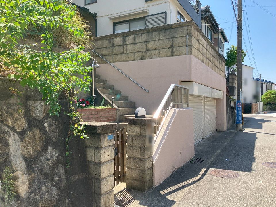 Renovated 4LDK House with 2-Car Garage in Kobe Tarumi - Thumbnail 3