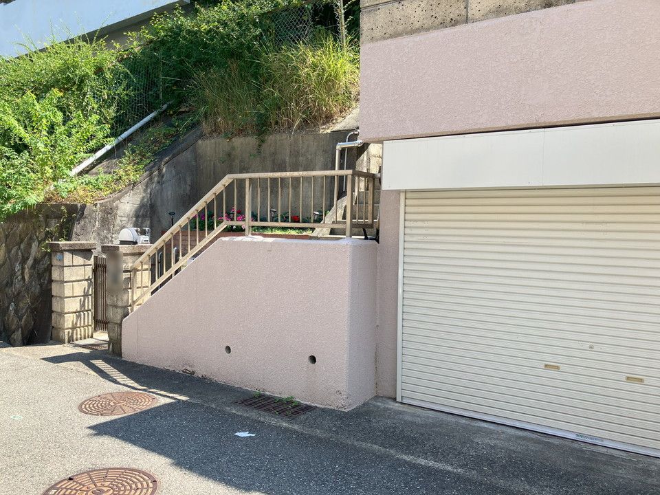 Renovated 4LDK House with 2-Car Garage in Kobe Tarumi - Thumbnail 4