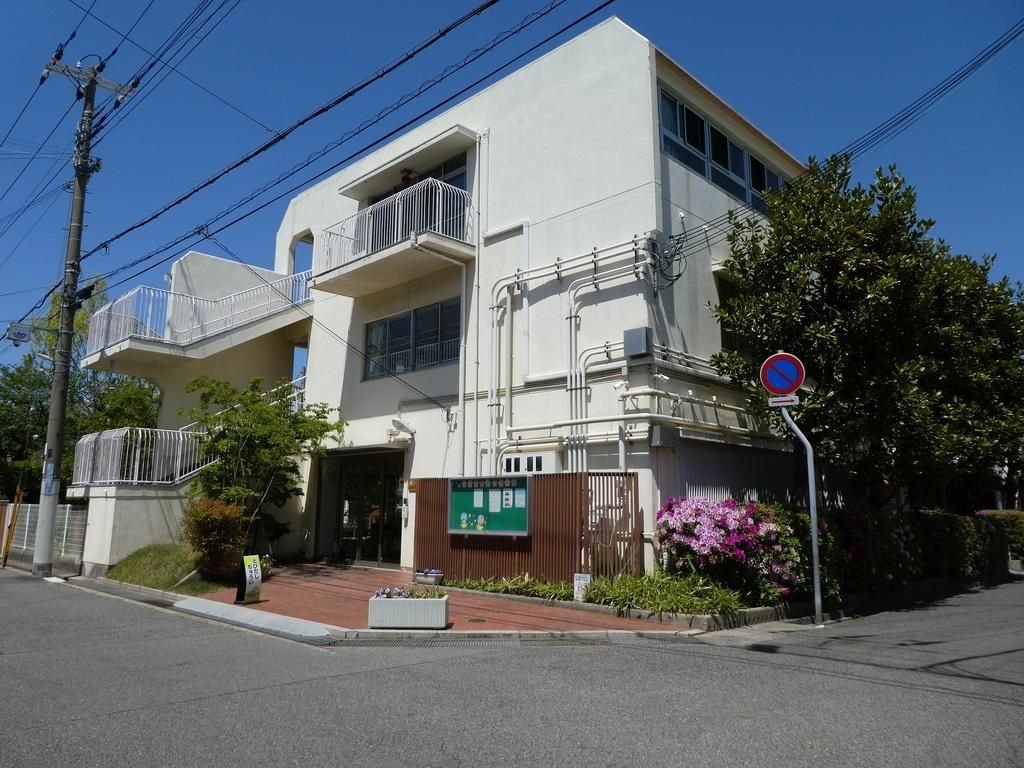 Renovated 4LDK House with 2-Car Garage in Kobe Tarumi - Thumbnail 2