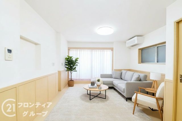 4LDK Detached House for Sale in Higashiosaka, Osaka - Thumbnail 3