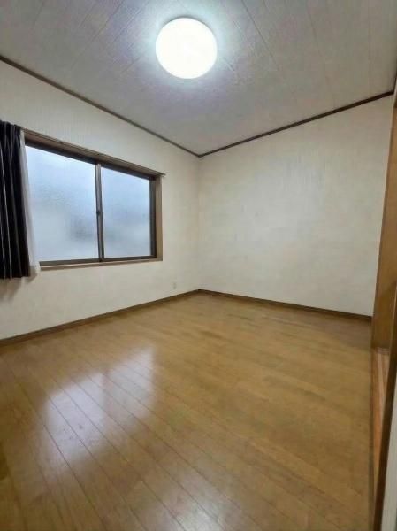 4-Story 4DK House with Garage Near Kayashima Station, Kadoma - Thumbnail 3