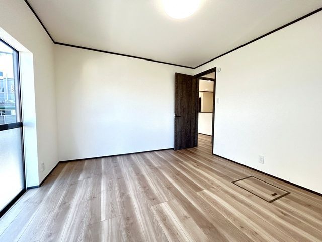 Renovated 4LDK House in Kuwana, Mie Prefecture - Thumbnail 3