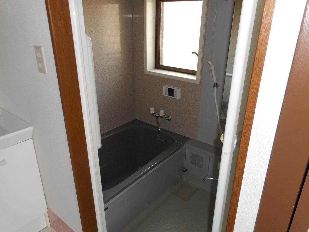 Renovated 3LDK Detached House for Sale near Takasuga Station, Habikino - Thumbnail 4