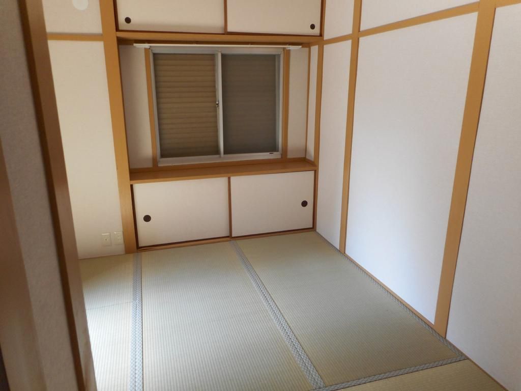 Renovated 3LDK Detached House for Sale near Takasuga Station, Habikino - Thumbnail 3