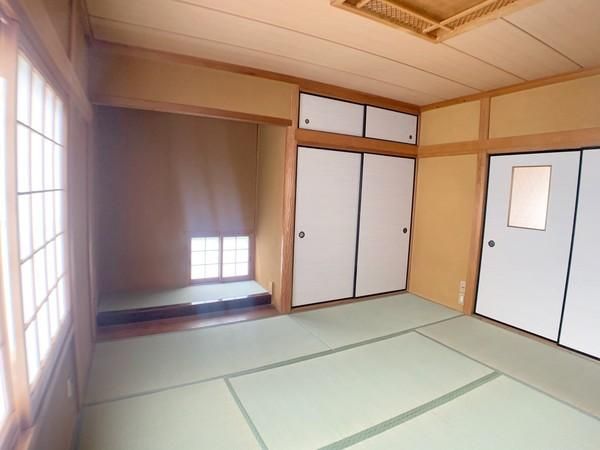 5LDK House for Sale Near Tomio Station, Nara City - Thumbnail 3