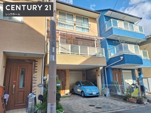 3-Story 4SLDK Steel House for Sale in Daito City, Osaka - Thumbnail 2
