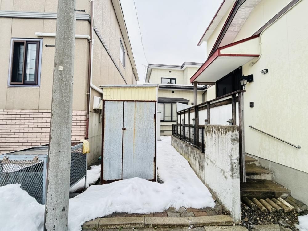 Renovated 4SLDK House in Hakodate with 2-Year Warranty - Thumbnail 3