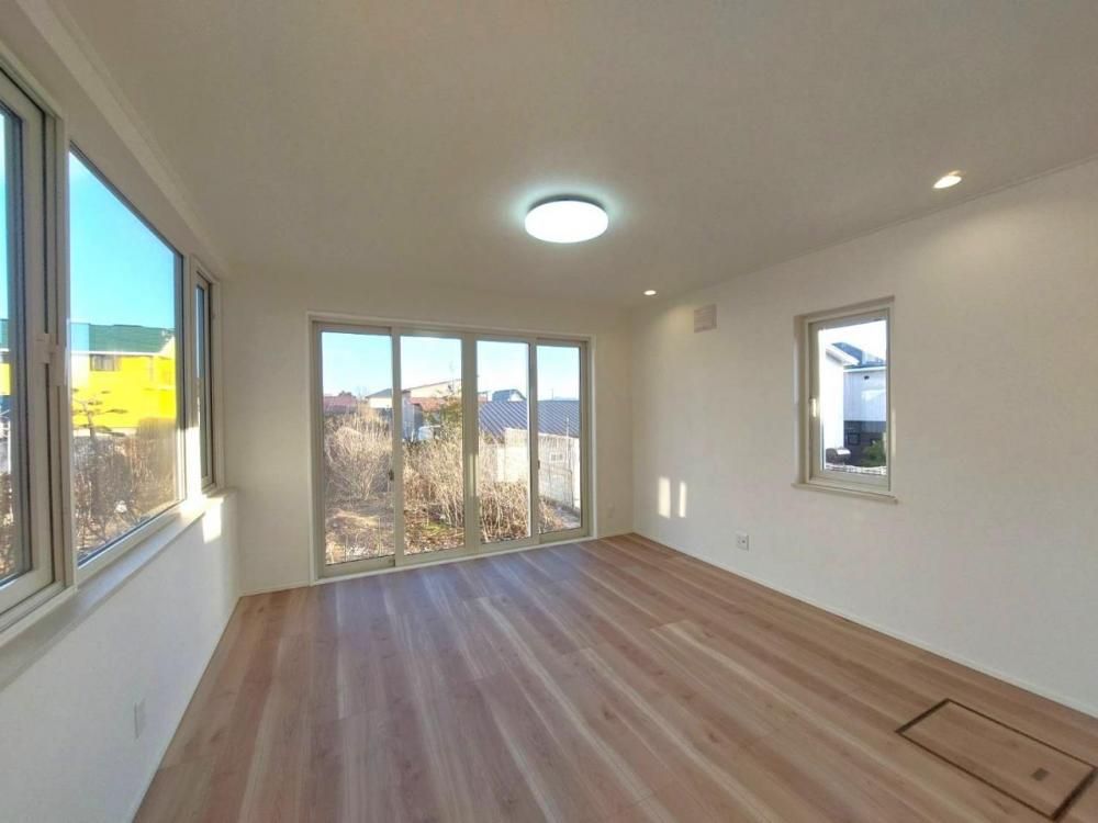 Renovated 4SLDK House with Garden in Nanae, Hokkaido - Thumbnail 3