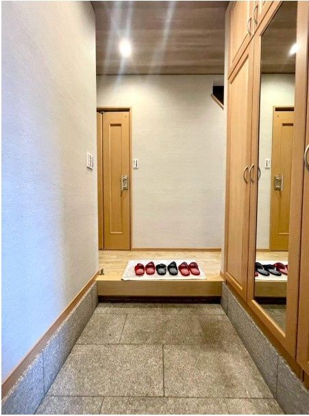 Renovated 4LDK House for Sale in Higashiosaka, Osaka - Thumbnail 2
