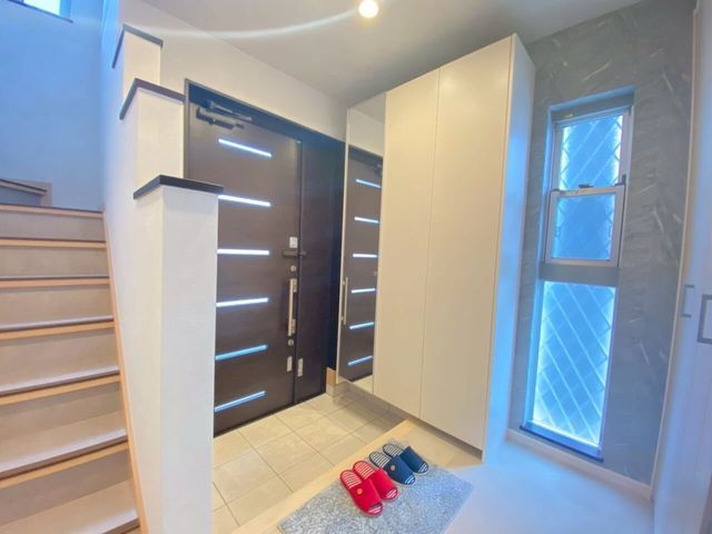 5LDK Detached House for Sale near Hiraoka Station, Higashiosaka - Thumbnail 3