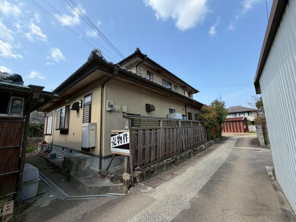 8LDK 223.91sqm House for Sale in Hidaka River Town, Wakayama - Thumbnail 2