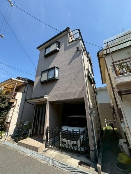 4LDK Detached House for Sale in Matsubara, Osaka - Thumbnail 2