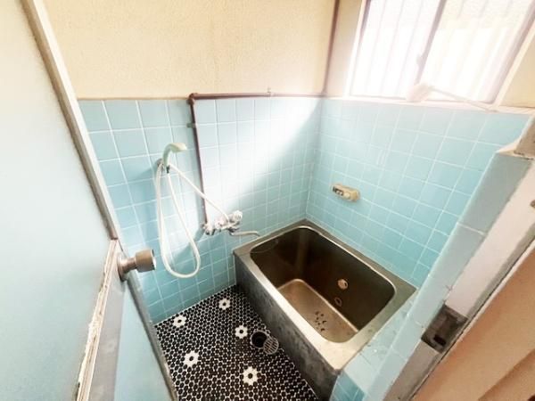 4DK Wooden House for Sale in Yodogawa Ward, Osaka - Thumbnail 4