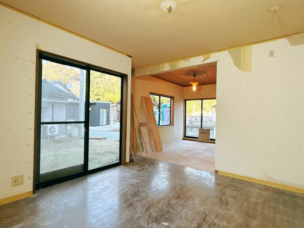 Renovated 5LDK House in Nanao, Ishikawa with 2-Car Parking - Thumbnail 2