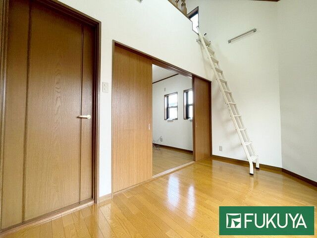 Renovated 4LDK House for Sale in Hirakata City, Osaka - Thumbnail 4