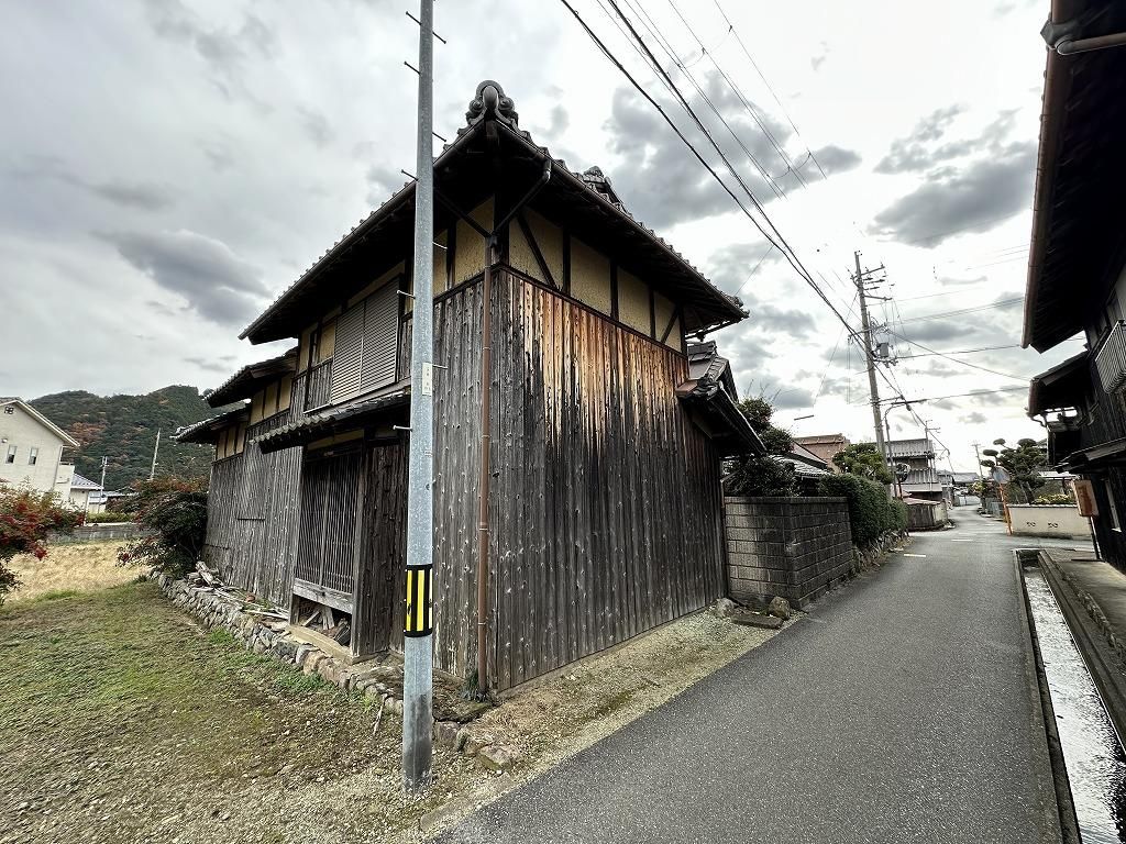 1963 Traditional Japanese House on 486sqm Land in Taka, Hyogo - Image 1