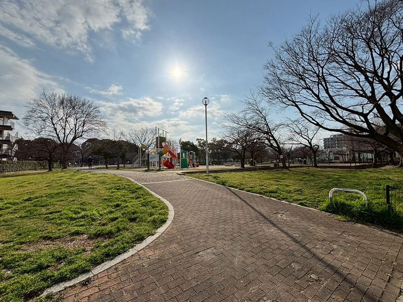 Modern 3LDK House for Sale Near Yato Station, Higashi-Osaka - Thumbnail 4