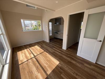 Renovated 2LDK House for Sale in Kobe Higashinada, Near Okamoto Station - Thumbnail 2