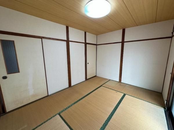 3DK Detached House for Sale near Higashihanazono Station, Higashiosaka - Thumbnail 3