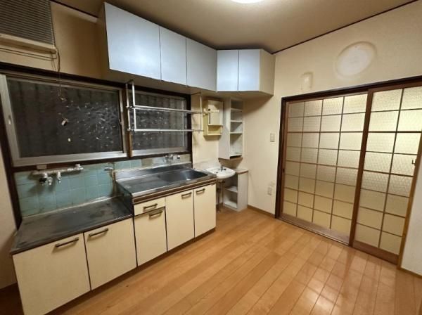 3DK Detached House for Sale near Higashihanazono Station, Higashiosaka - Thumbnail 4