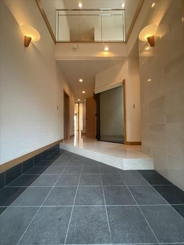 Spacious 3-Story Wooden House for Sale in Abeno, Osaka - Thumbnail 4