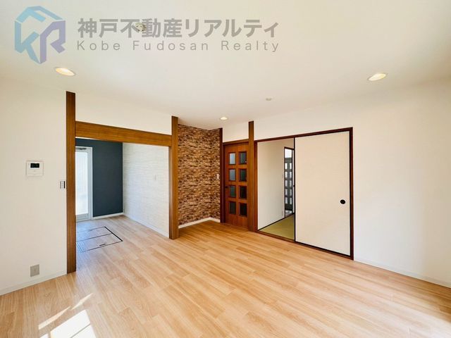 Renovated 4LDK House for Sale in Higashishirakawadai, Kobe - Thumbnail 4