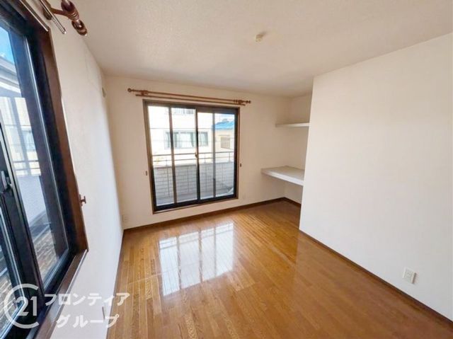 4LDK+2S Detached House with Underfloor Heating in Yao, Osaka - Thumbnail 3