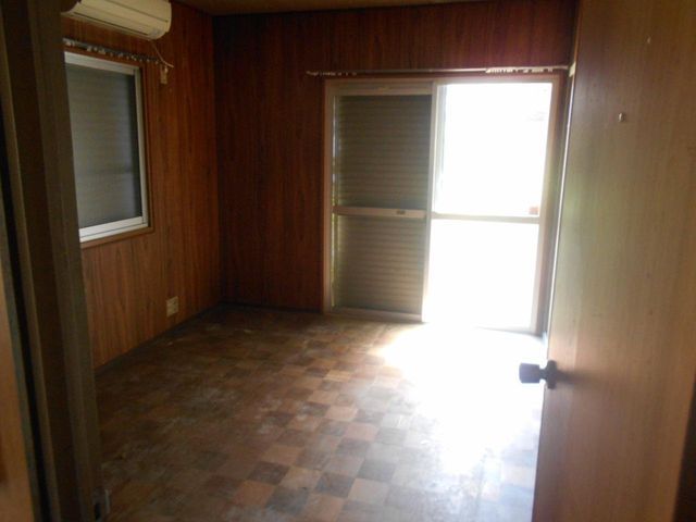 Charming 1980 Single-Story 4DK House for Sale in Hofu, Yamaguchi - Thumbnail 2
