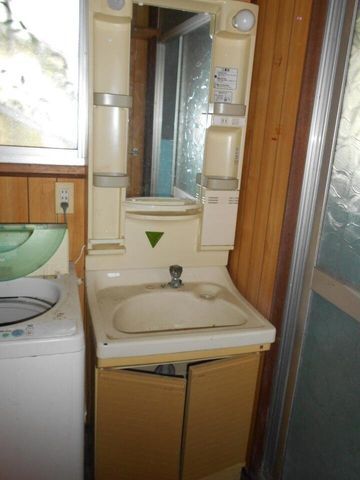 Charming 1980 Single-Story 4DK House for Sale in Hofu, Yamaguchi - Thumbnail 3