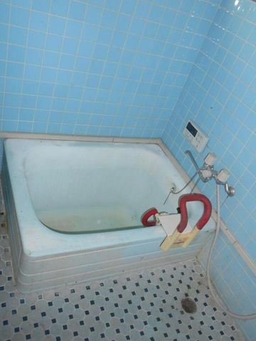 Charming 1980 Single-Story 4DK House for Sale in Hofu, Yamaguchi - Thumbnail 4
