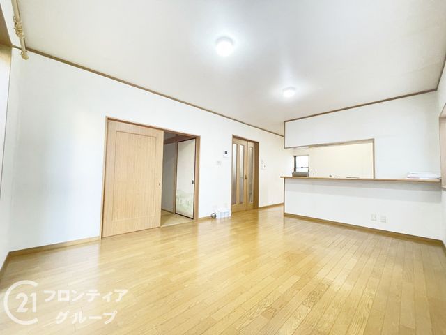 4LDK Detached House for Sale in Hirakata, Osaka - Thumbnail 4